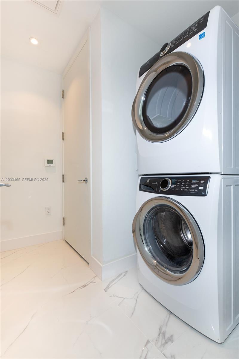 1403 2 / 3 1447 sq. ft. $ 2026-06-08 0 Photo