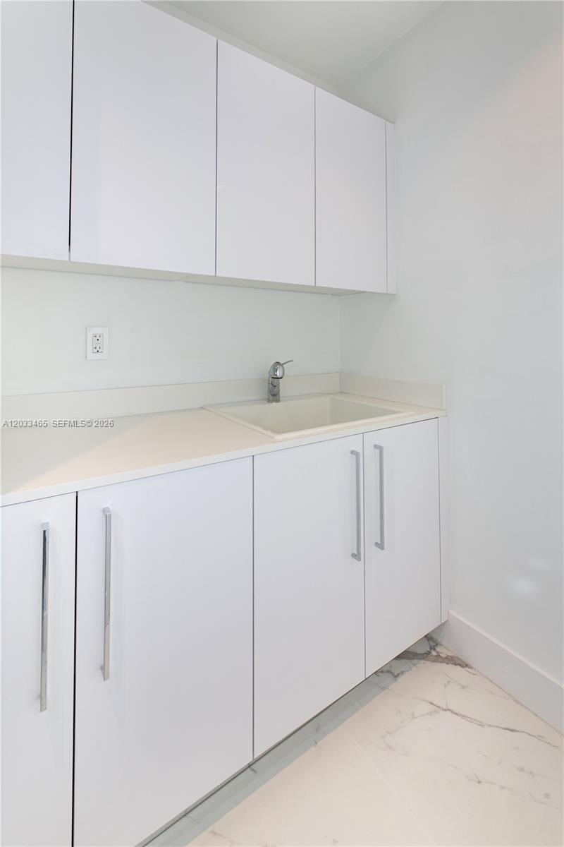 1403 2 / 3 1447 sq. ft. $ 2026-06-08 0 Photo