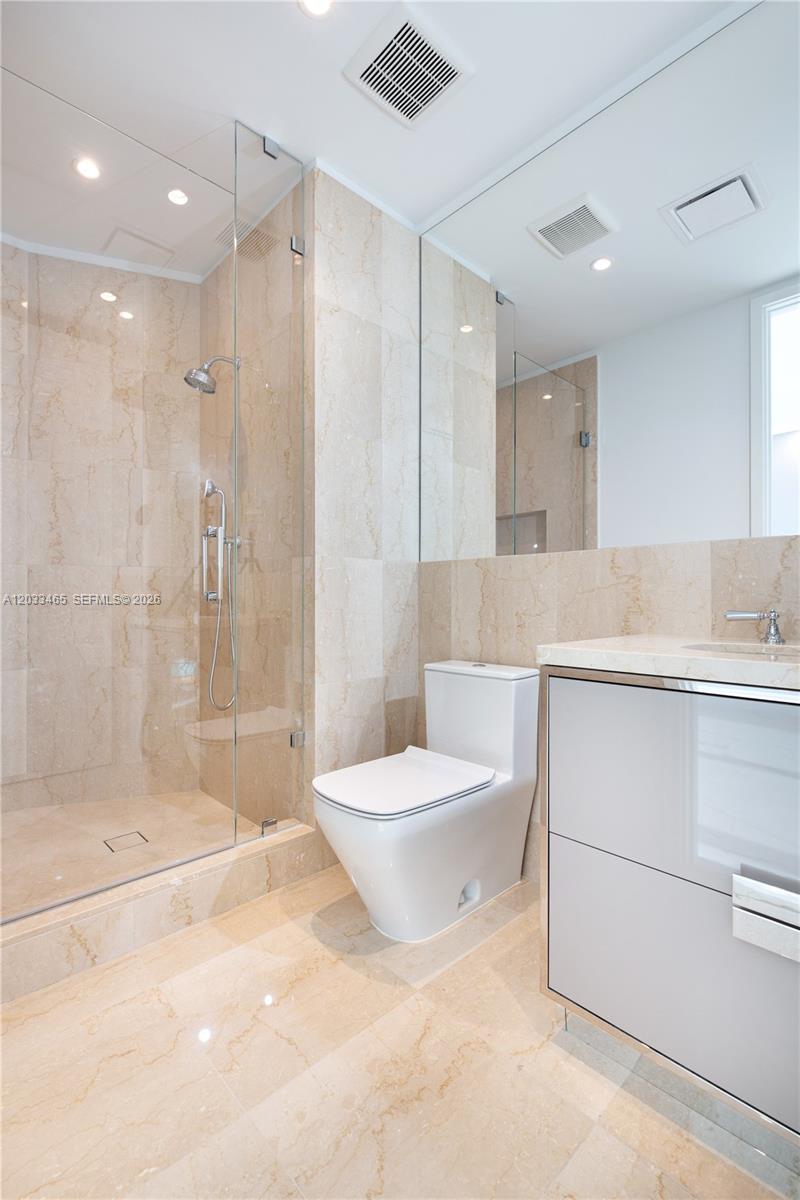 1403 2 / 3 1447 sq. ft. $ 2026-06-08 0 Photo