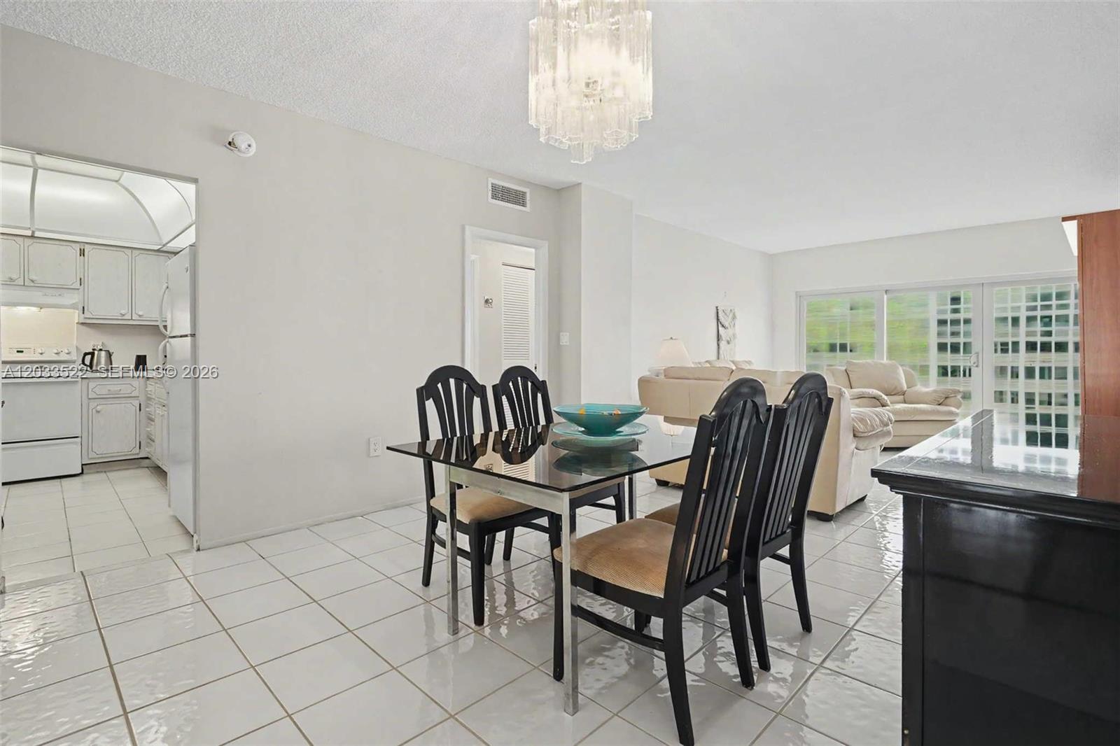 See details 15A 1 / 2 870 sq. ft. $ 2026-06-08 0 Photo