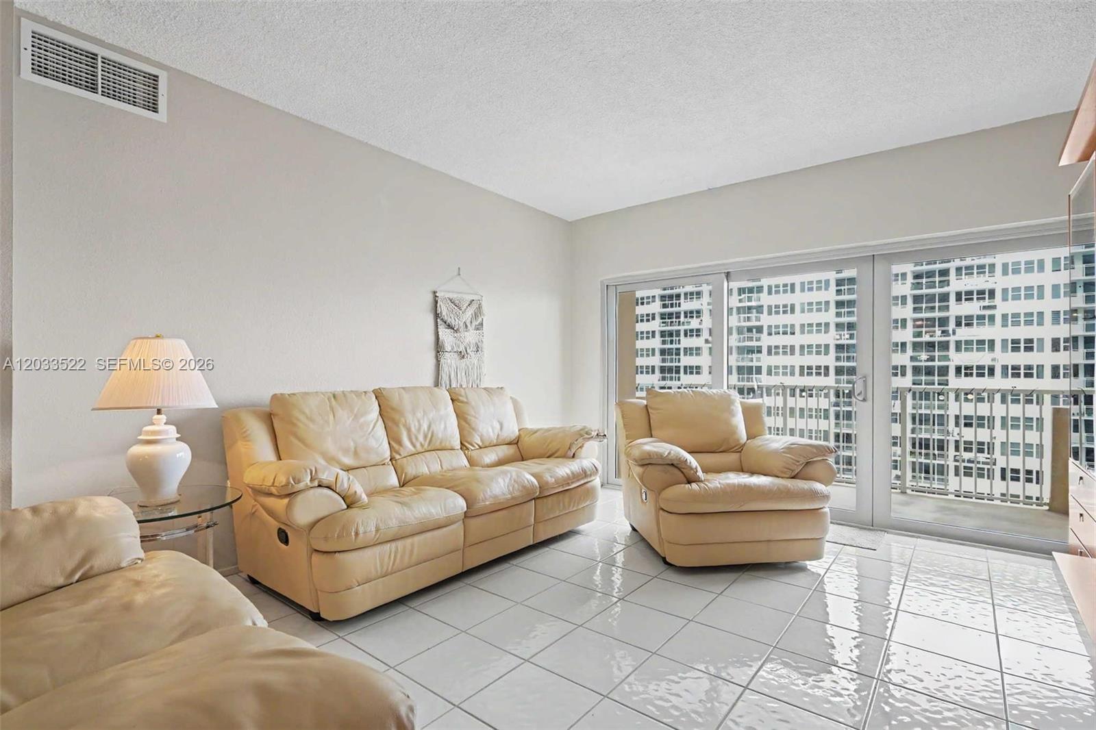 See details 15A 1 / 2 870 sq. ft. $ 2026-06-08 0 Photo