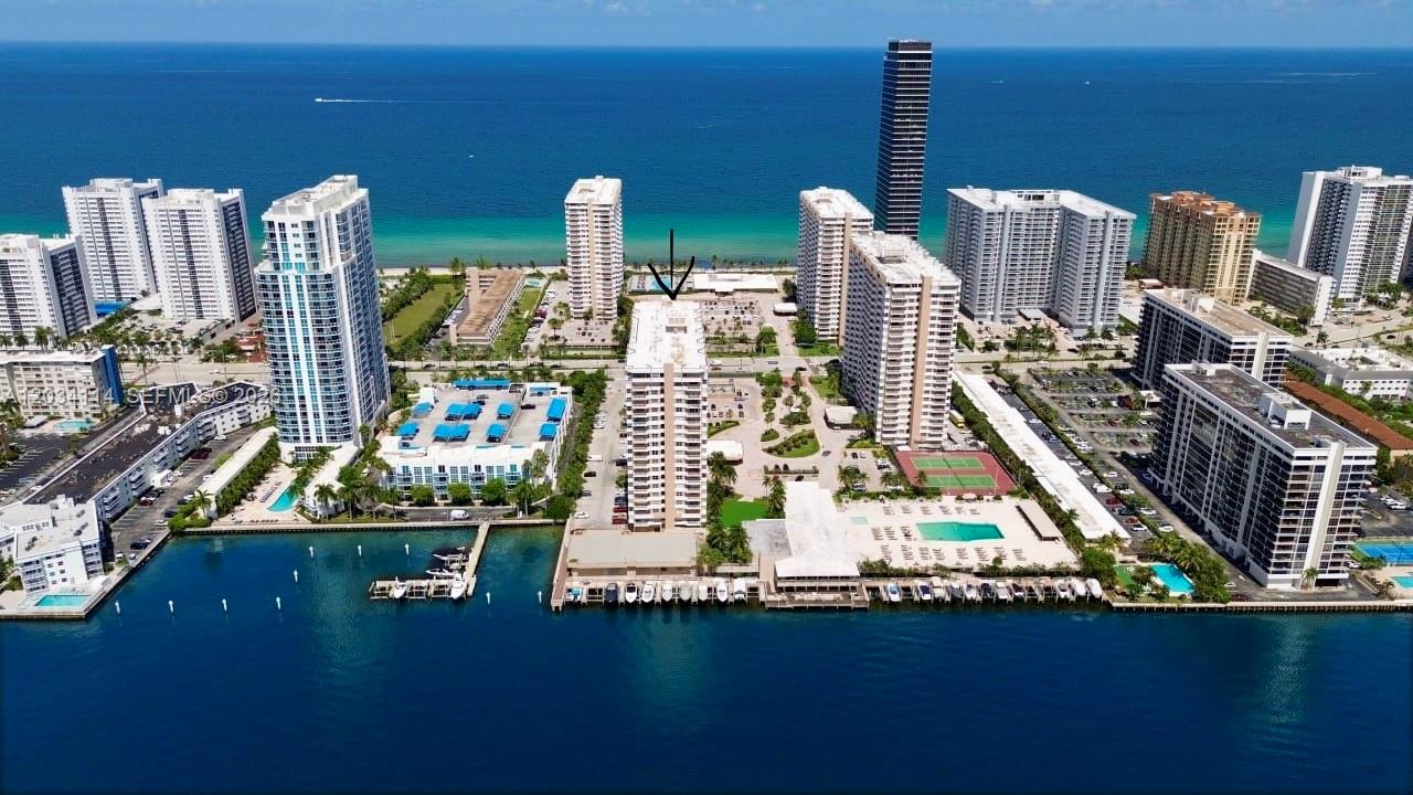 Ver detalles 11K 2 / 2 1171 sq. ft. $ 2026-06-09 0 foto