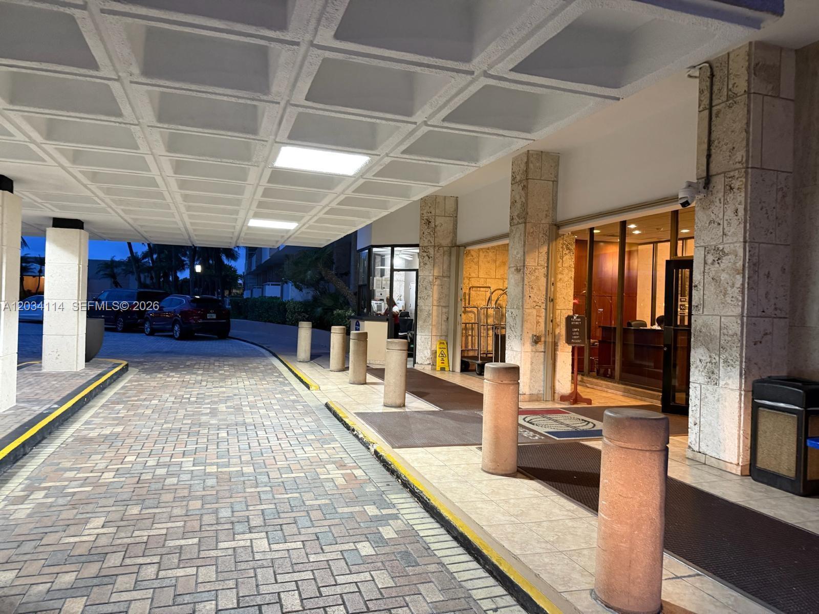 Ver detalles 11K 2 / 2 1171 sq. ft. $ 2026-06-09 0 foto