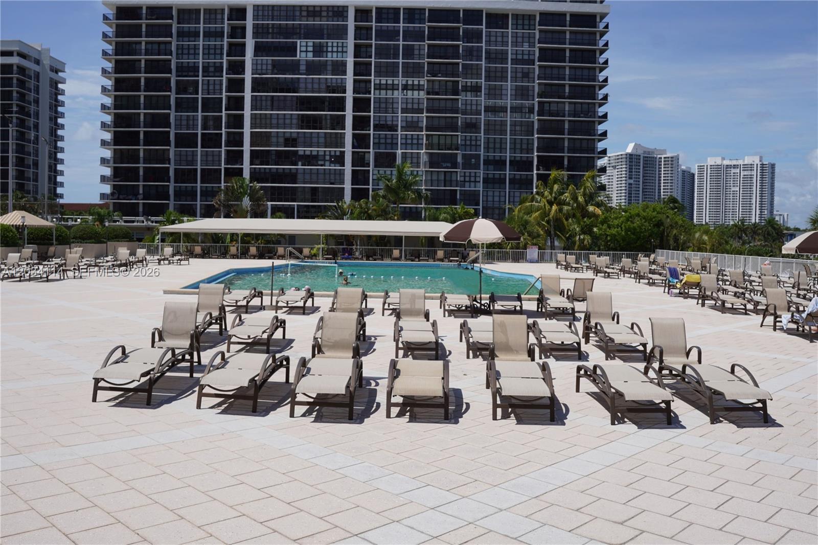 Ver detalles 11K 2 / 2 1171 sq. ft. $ 2026-06-09 0 foto