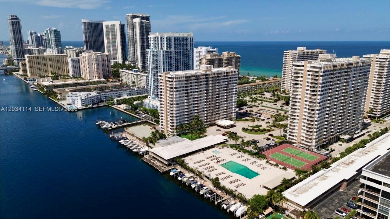 Ver detalles 11K 2 / 2 1171 sq. ft. $ 2026-06-09 0 foto