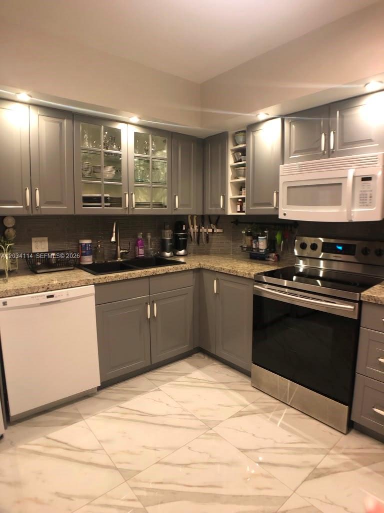 Ver detalles 11K 2 / 2 1171 sq. ft. $ 2026-06-09 0 foto