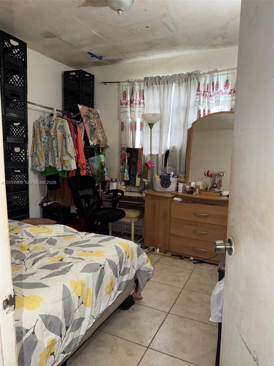 See details 2327 4 / 2 1352 sq. ft. $ 2026-07-27 0 Photo