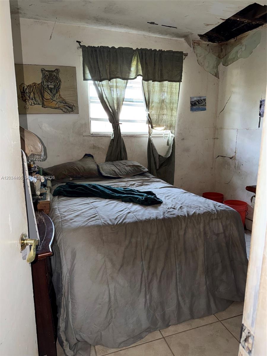 See details 2327 4 / 2 1352 sq. ft. $ 2026-07-27 0 Photo
