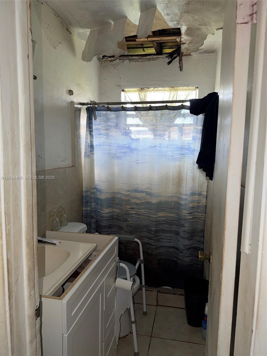 See details 2327 4 / 2 1352 sq. ft. $ 2026-07-27 0 Photo
