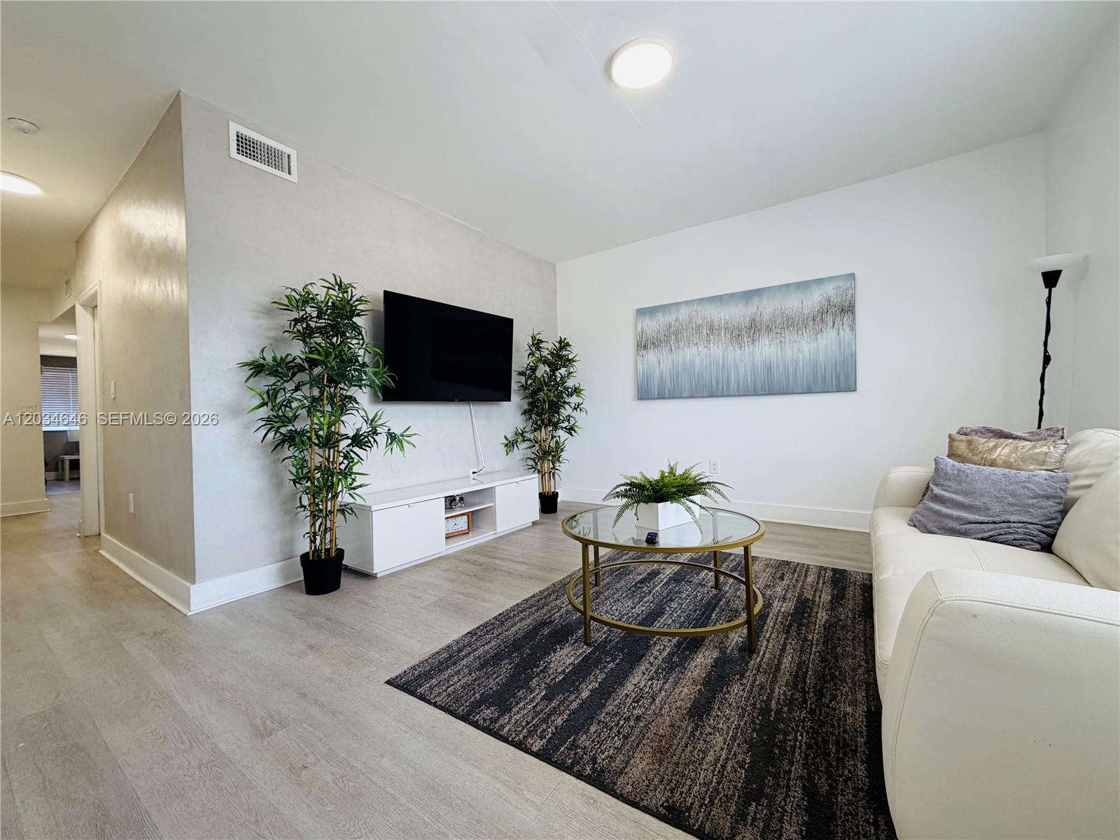 Ver detalles / 5318 sq. ft. $ 2026-06-10 0 foto