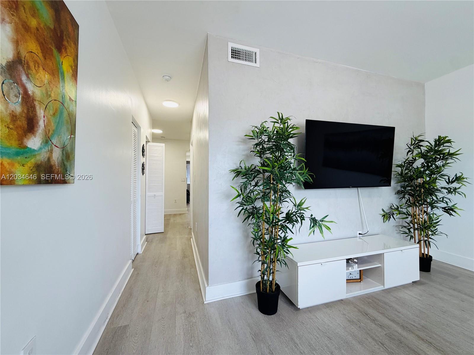 Ver detalles / 5318 sq. ft. $ 2026-06-10 0 foto