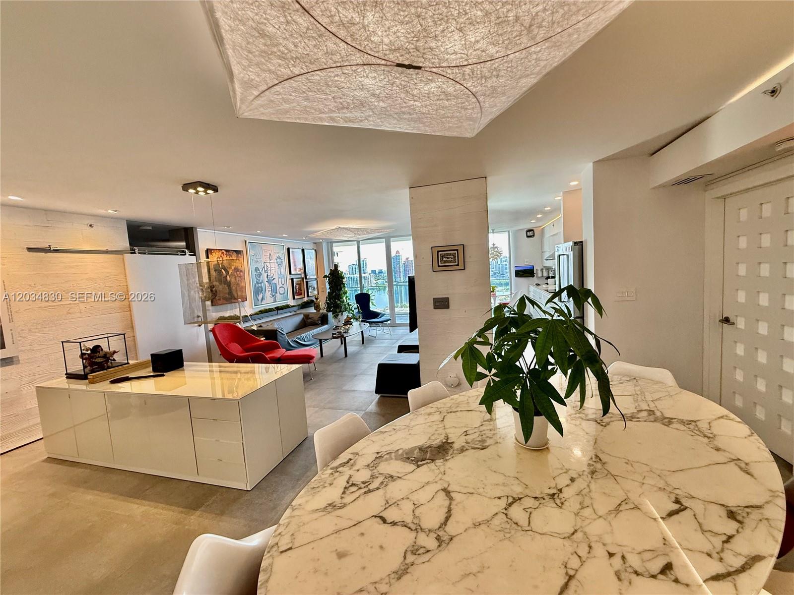 Ver detalles 1803 2 / 2 1690 sq. ft. $ 2026-06-10 0 foto