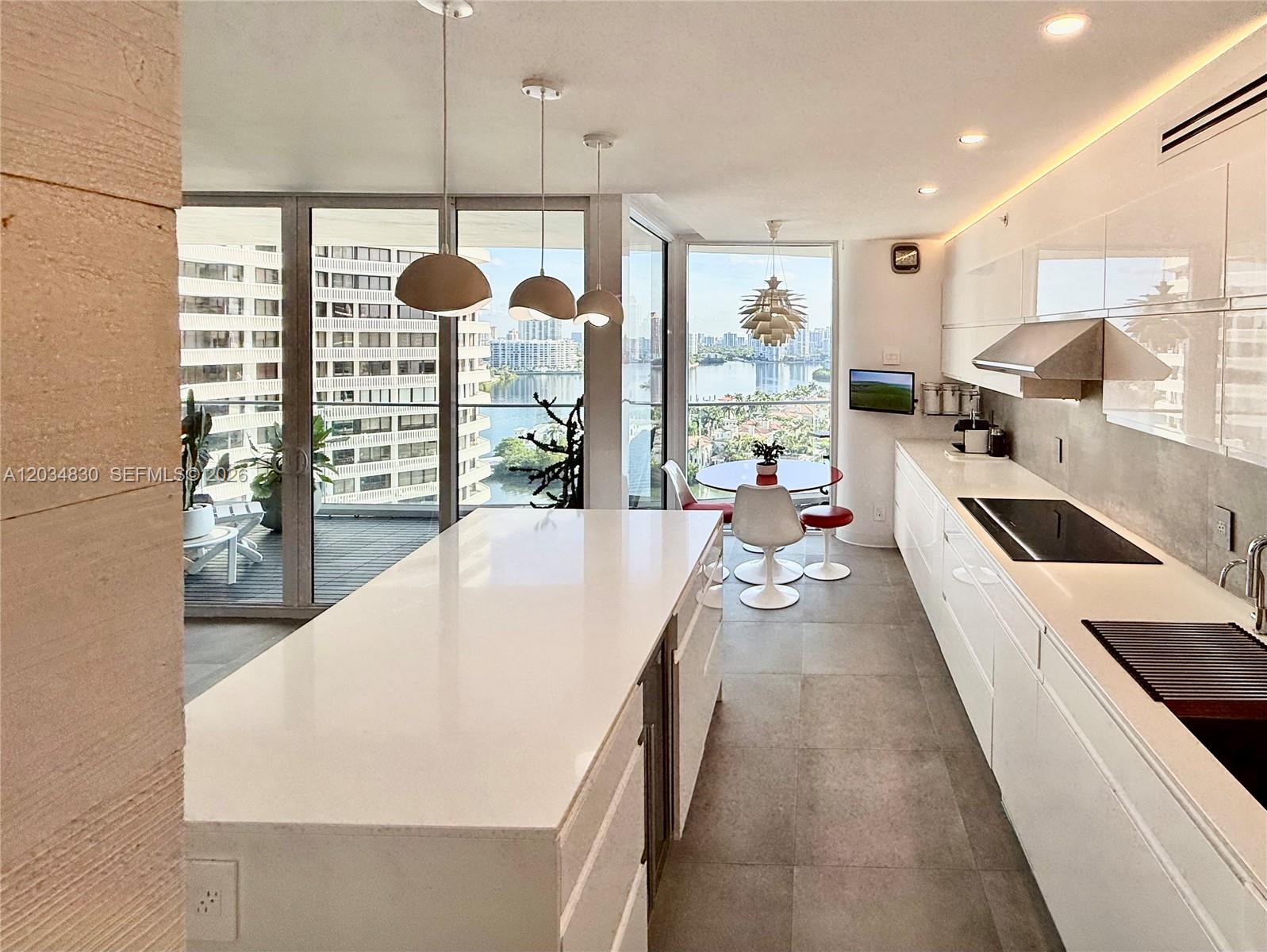 Ver detalles 1803 2 / 2 1690 sq. ft. $ 2026-06-10 0 foto
