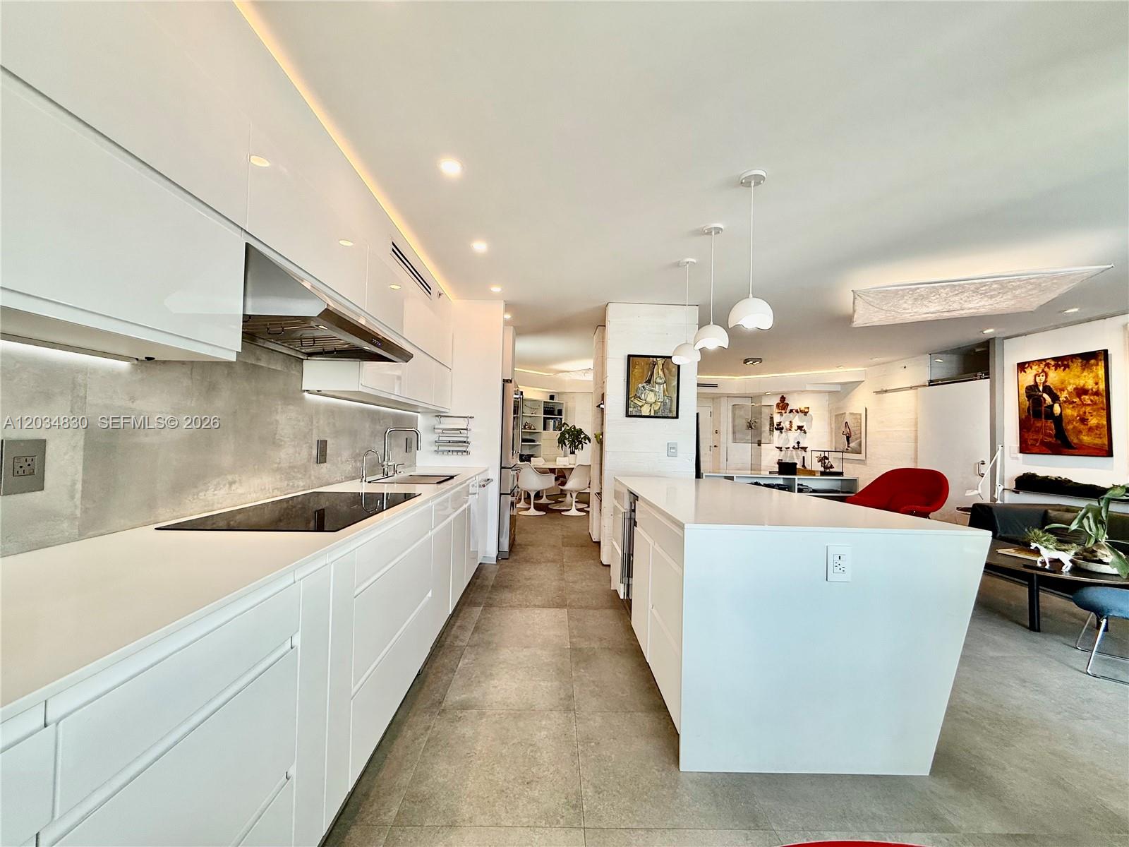 Ver detalles 1803 2 / 2 1690 sq. ft. $ 2026-06-10 0 foto