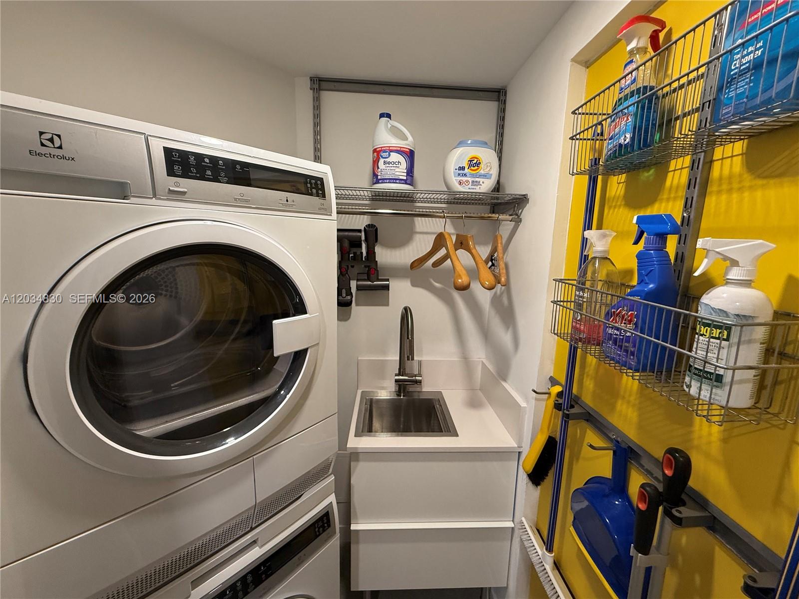 Ver detalles 1803 2 / 2 1690 sq. ft. $ 2026-06-10 0 foto