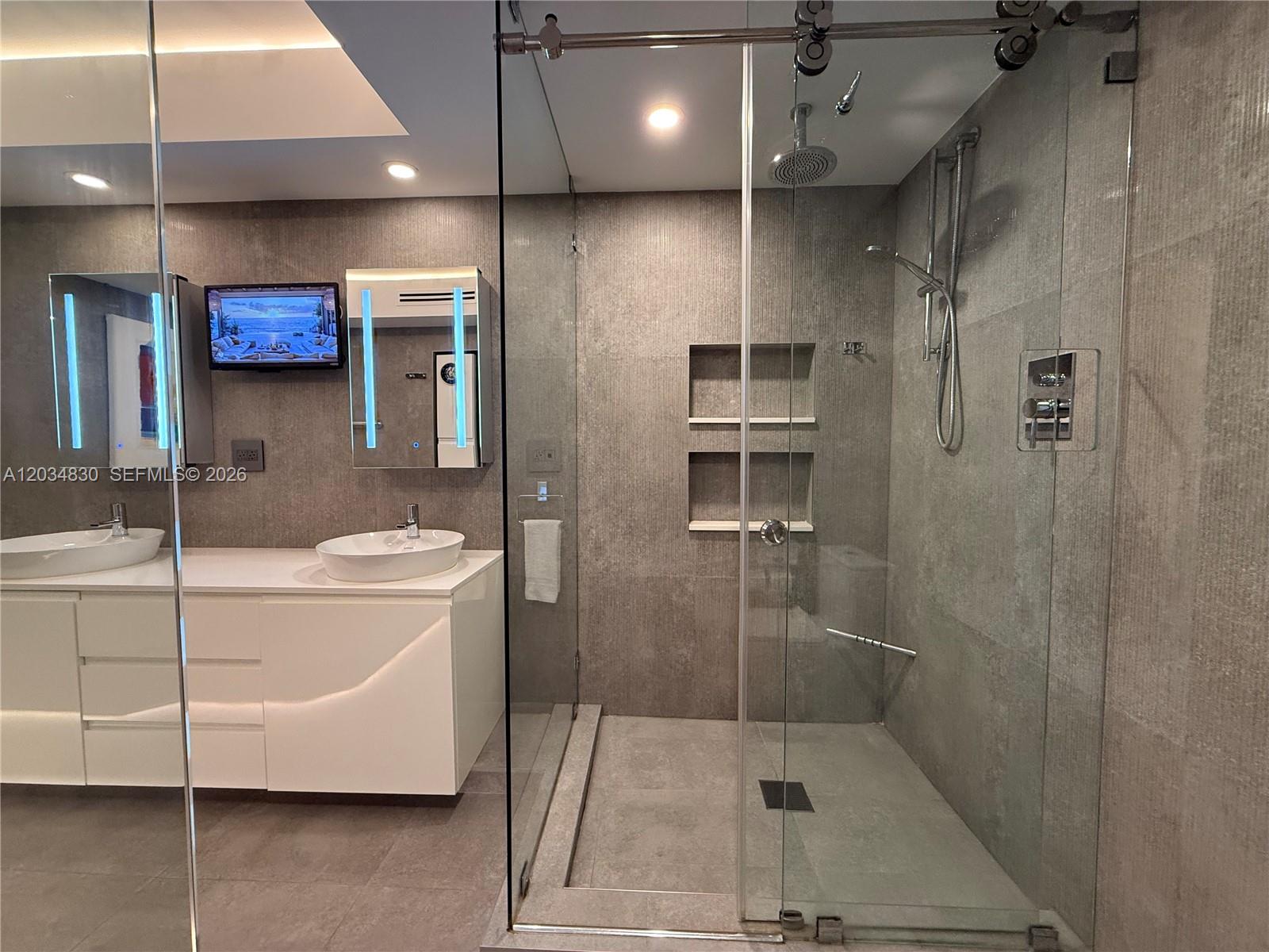 Ver detalles 1803 2 / 2 1690 sq. ft. $ 2026-06-10 0 foto