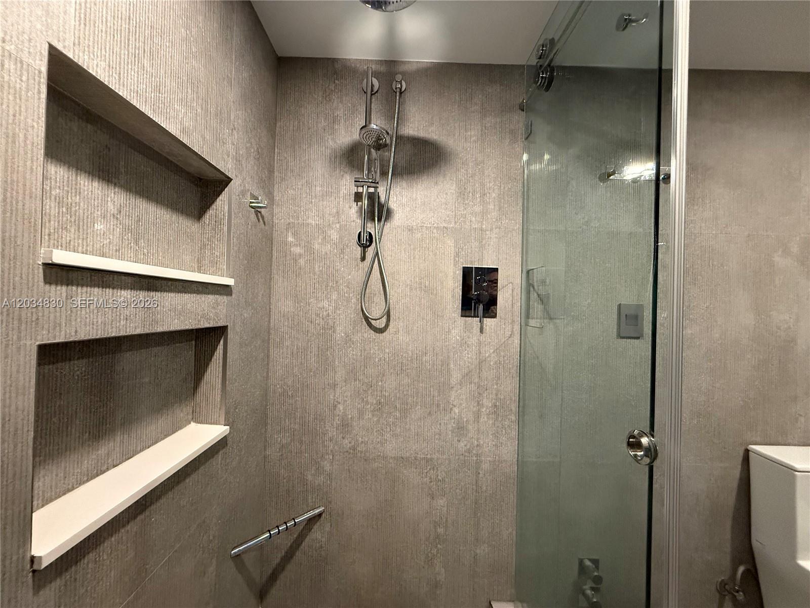 Ver detalles 1803 2 / 2 1690 sq. ft. $ 2026-06-10 0 foto