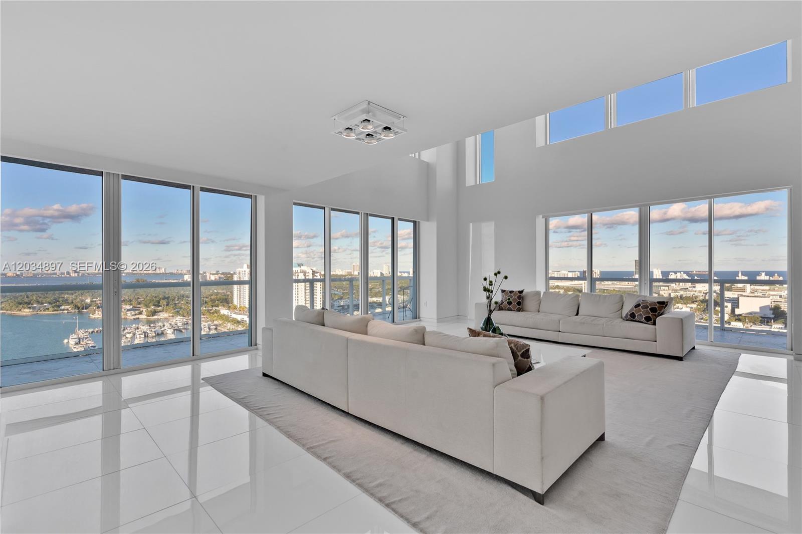 PH04 3 / 4 4750 sq. ft. $ 2026-06-10 0 foto