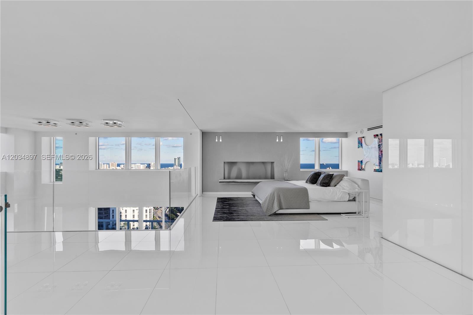 PH04 3 / 4 4750 sq. ft. $ 2026-06-10 0 foto