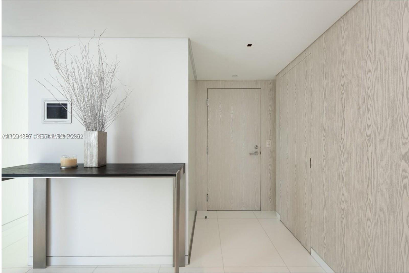 PH04 3 / 4 4750 sq. ft. $ 2026-06-10 0 foto