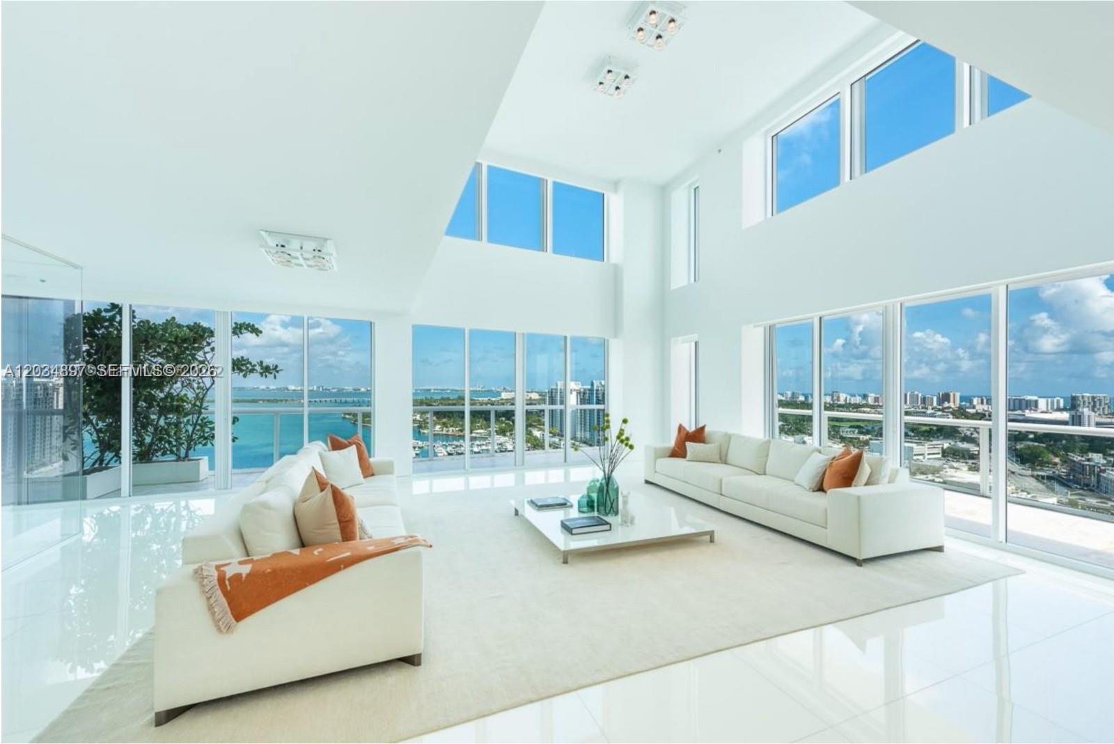 PH04 3 / 4 4750 sq. ft. $ 2026-06-10 0 foto