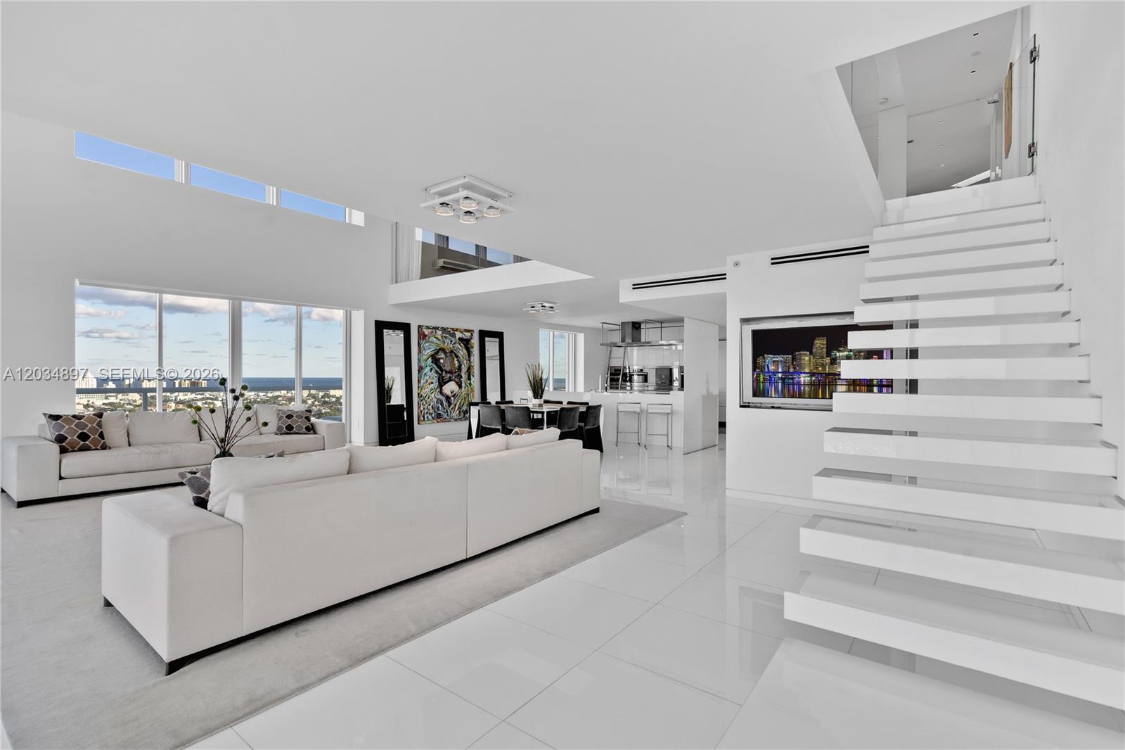 PH04 3 / 4 4750 sq. ft. $ 2026-06-10 0 foto