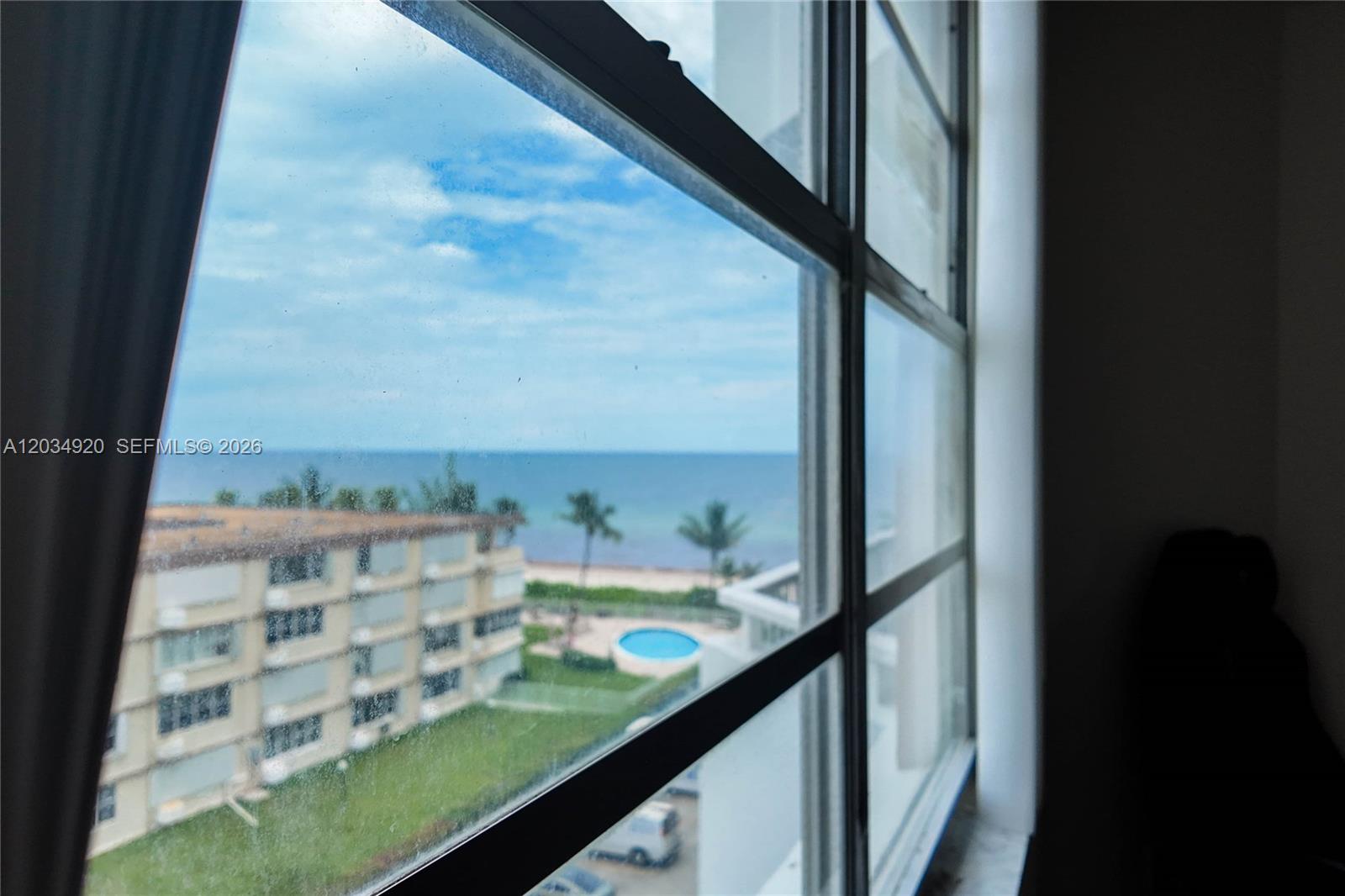 Ver detalles 5B 1 / 2 870 sq. ft. $ 2026-06-10 0 foto
