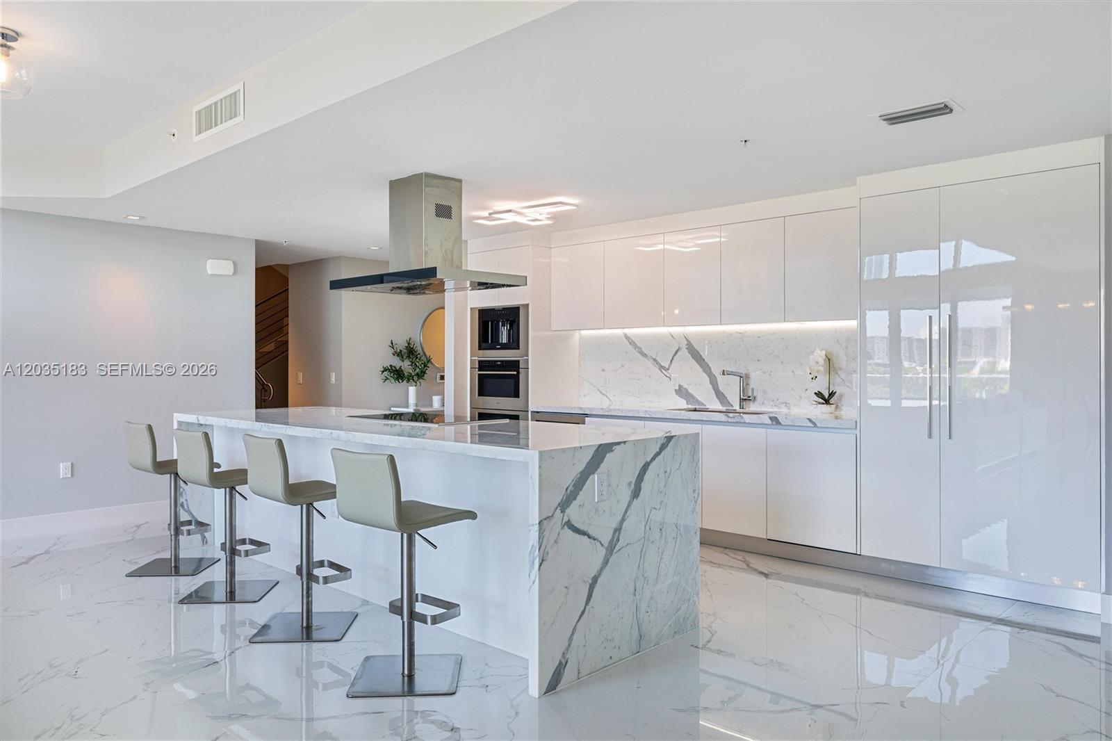 See details 5-506 3 / 4 2726 sq. ft. $ 2026-06-11 0 Photo