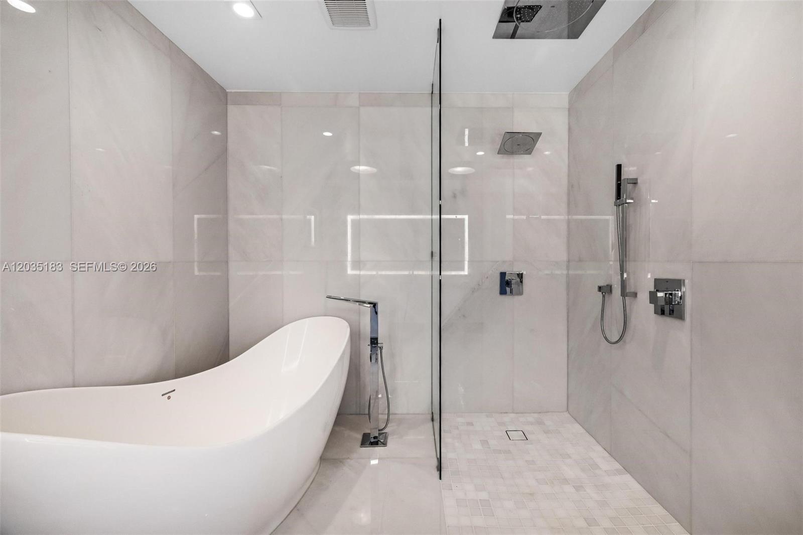 See details 5-506 3 / 4 2726 sq. ft. $ 2026-06-11 0 Photo