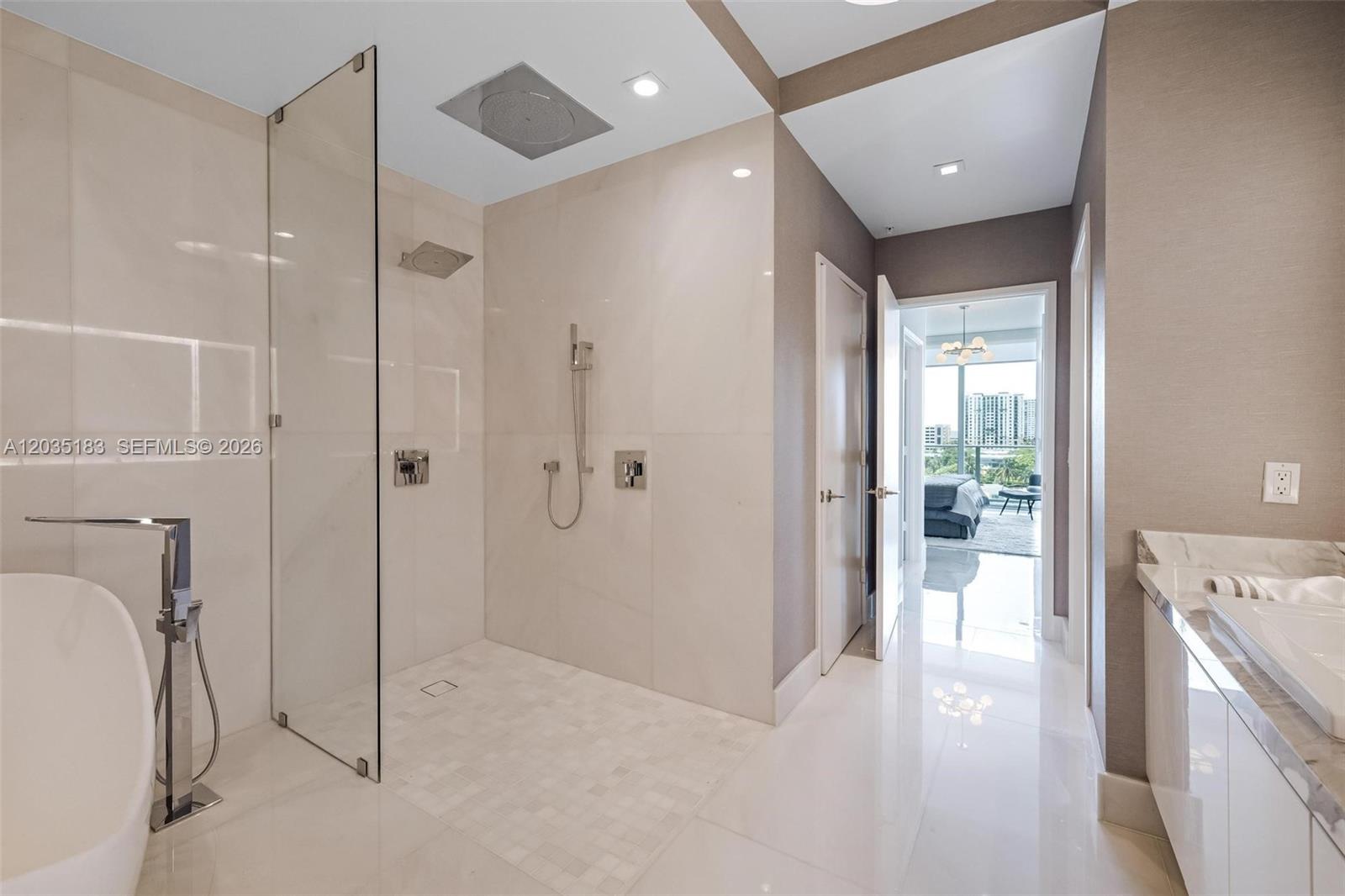 See details 5-506 3 / 4 2726 sq. ft. $ 2026-06-11 0 Photo