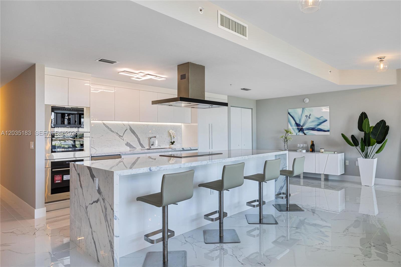 See details 5-506 3 / 4 2726 sq. ft. $ 2026-06-11 0 Photo