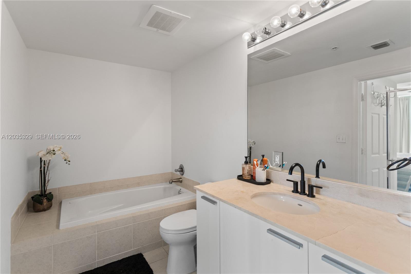 Photo of 140 Dixie Hwy #417, Hollywood, Florida, 33020 -
