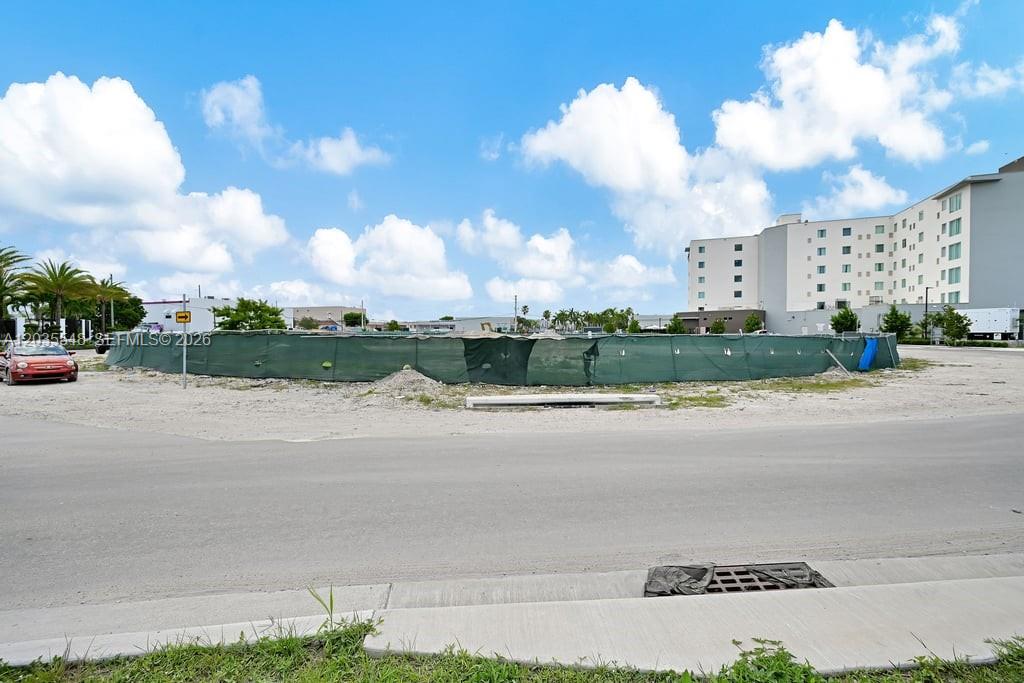   /   sq. ft. $ 2026-06-11 0 foto