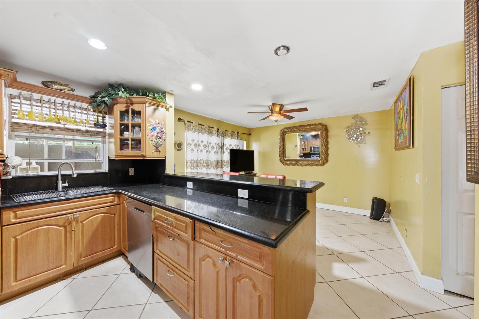 6582 4 /  1464 sq. ft. $ 2026-10-22 0 Photo