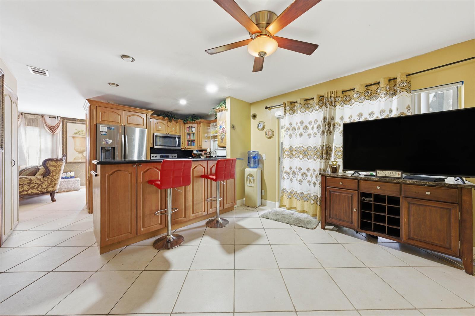 6582 4 /  1464 sq. ft. $ 2026-10-22 0 Photo