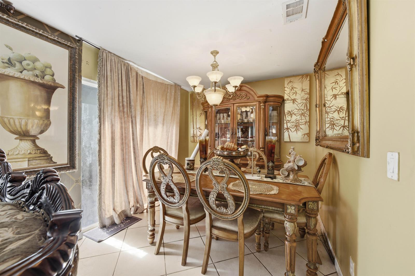 6582 4 /  1464 sq. ft. $ 2026-10-22 0 Photo