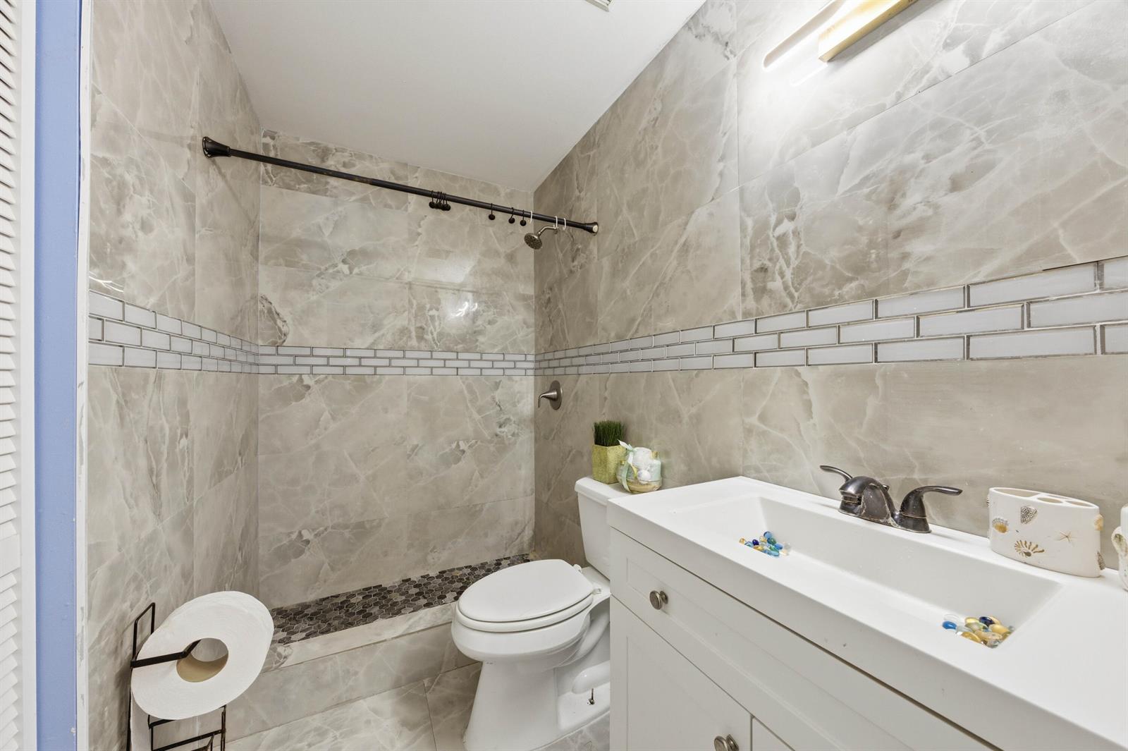6582 4 /  1464 sq. ft. $ 2026-10-22 0 Photo