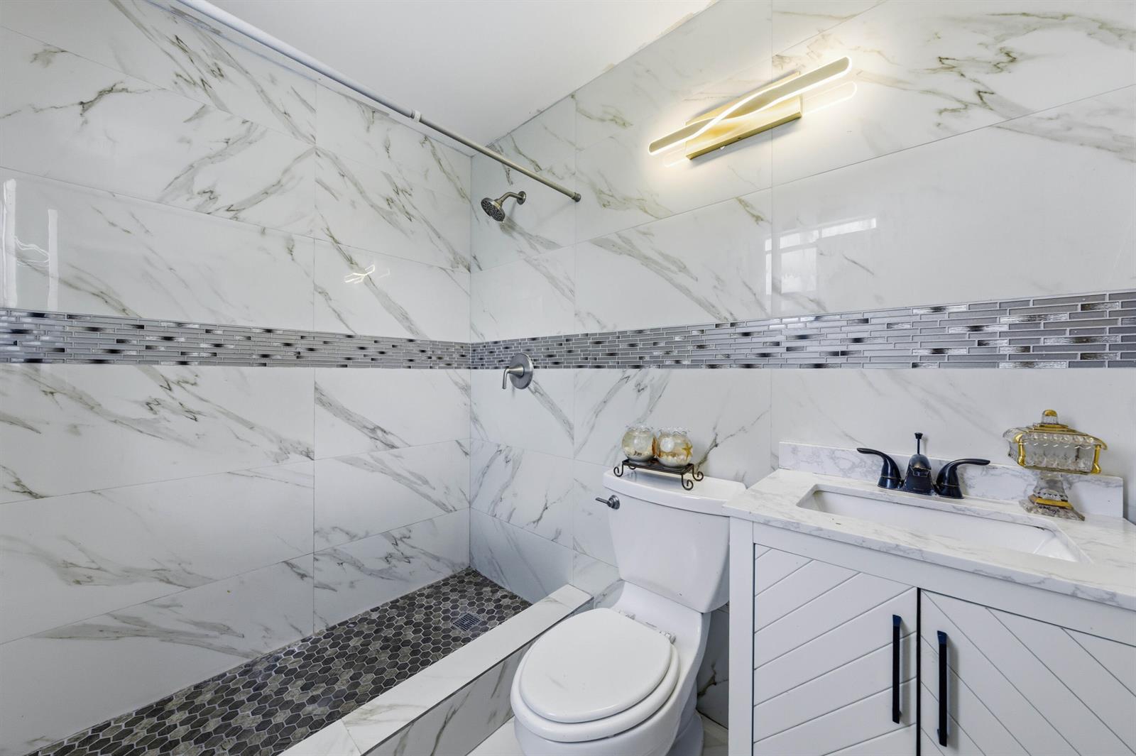 6582 4 /  1464 sq. ft. $ 2026-10-22 0 Photo