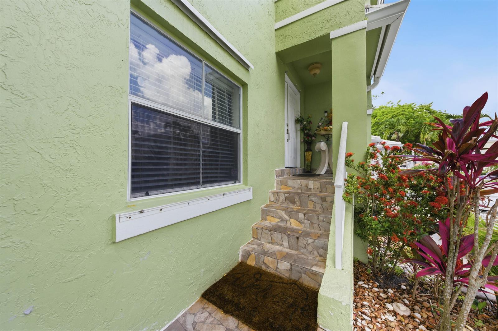 6582 4 /  1464 sq. ft. $ 2026-10-22 0 Photo