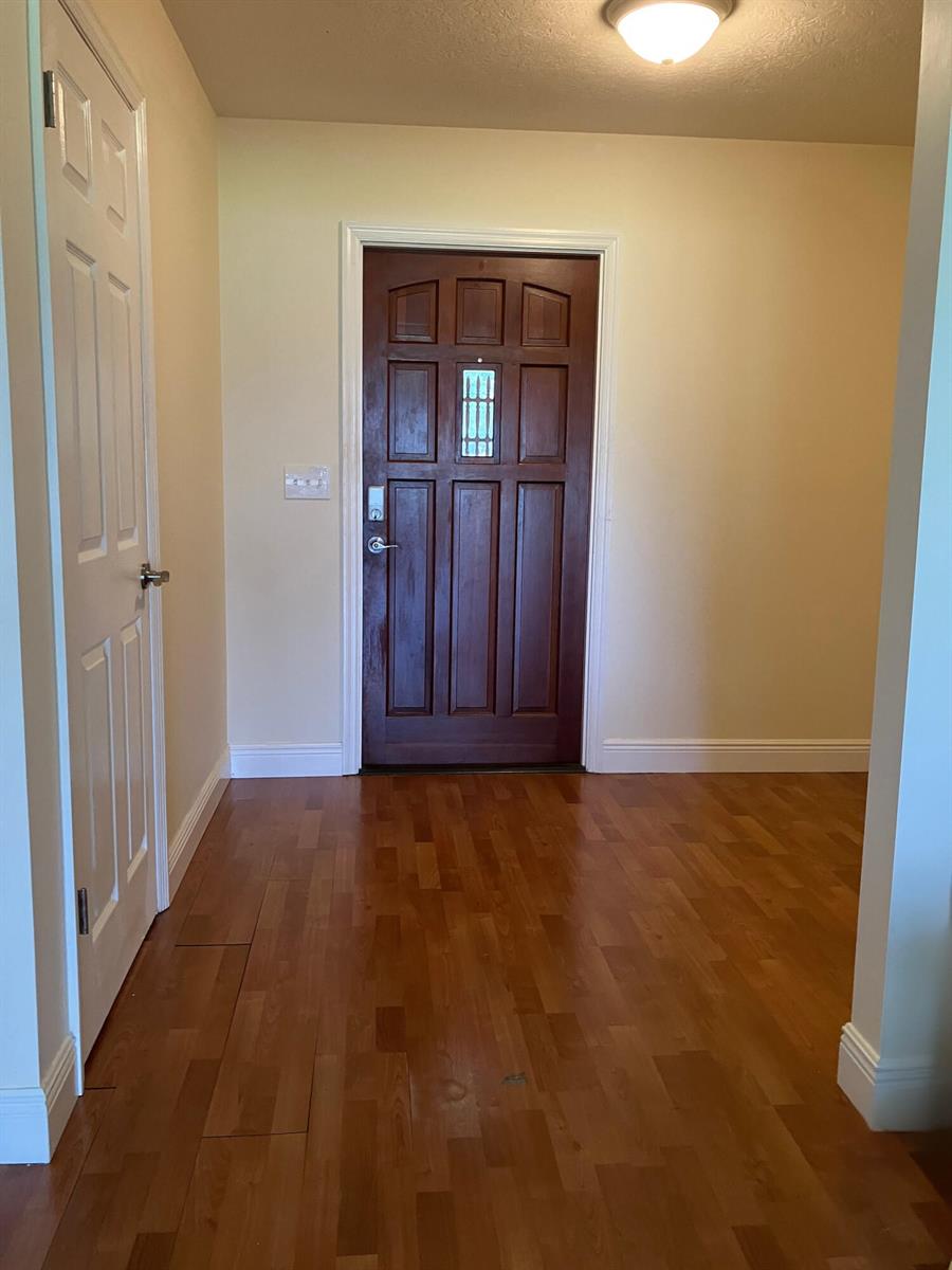 830 3 / 2 1526 sq. ft. $ 2026-06-22 0 foto
