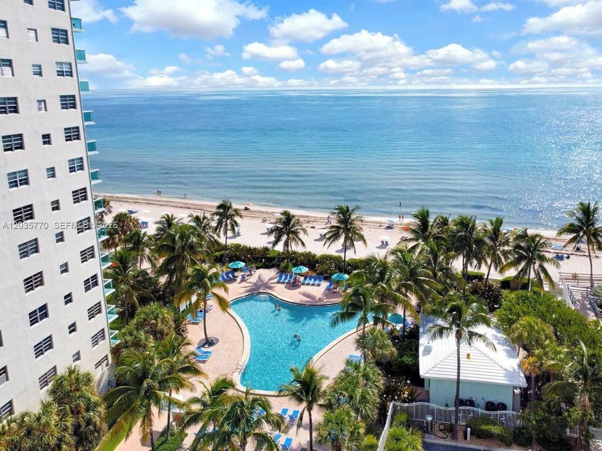 Photo of 3901 Ocean Dr #14U, Hollywood, Florida, 33019 - pool