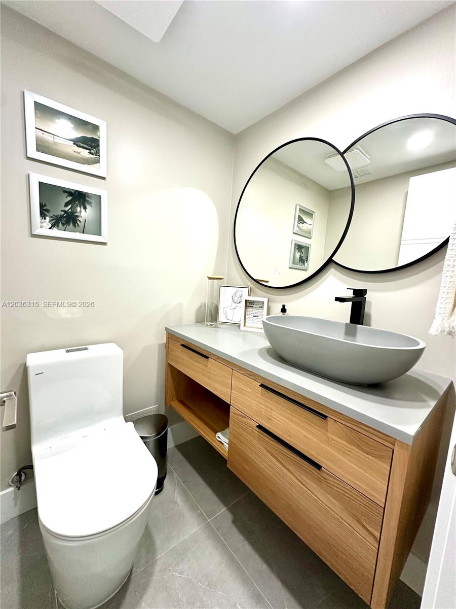 Ver detalles 8D 2 / 2 870 sq. ft. $ 2026-06-12 0 foto