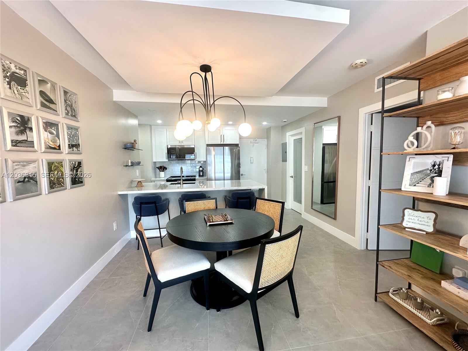 Ver detalles 8D 2 / 2 870 sq. ft. $ 2026-06-12 0 foto