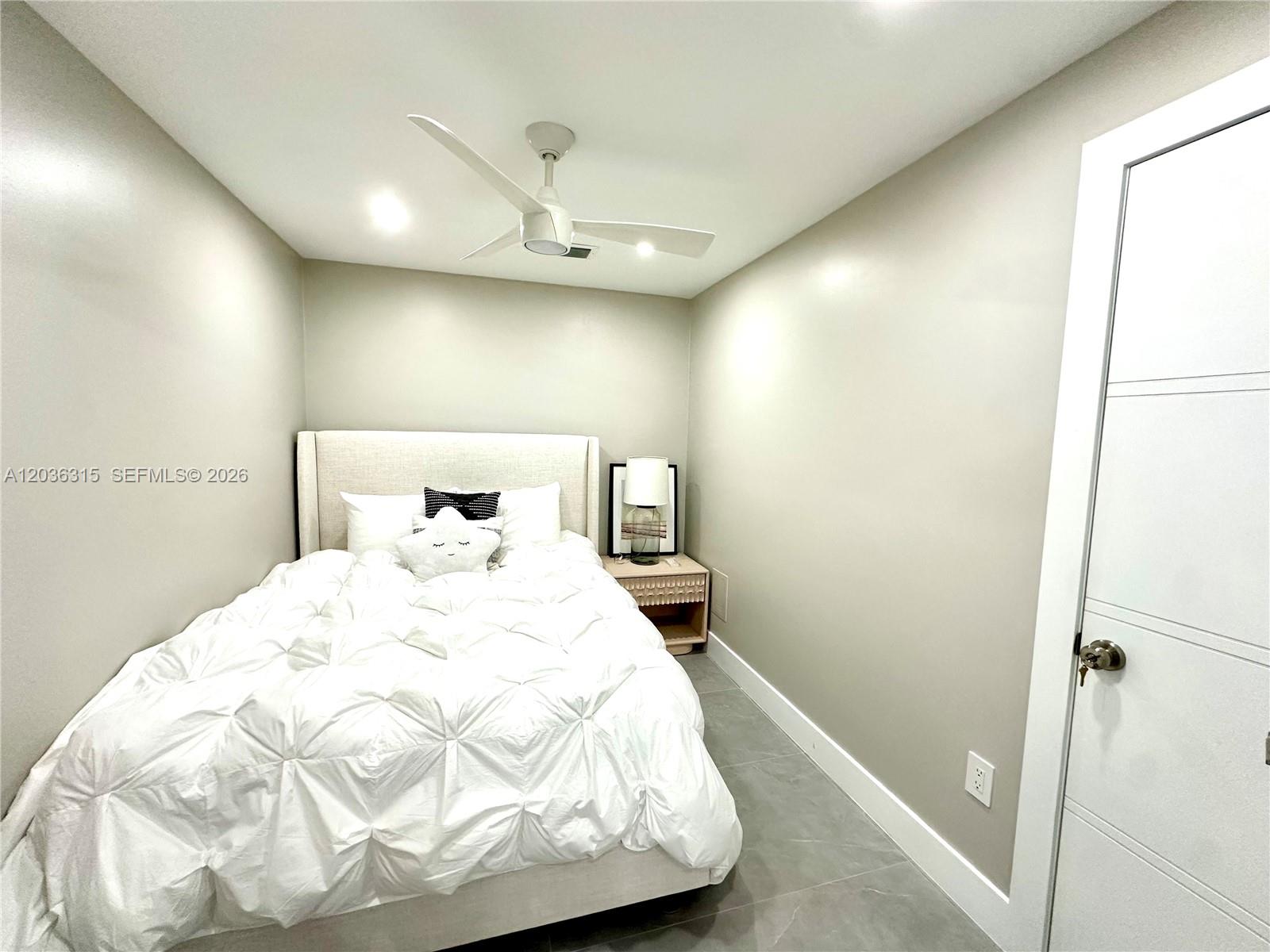 Ver detalles 8D 2 / 2 870 sq. ft. $ 2026-06-12 0 foto