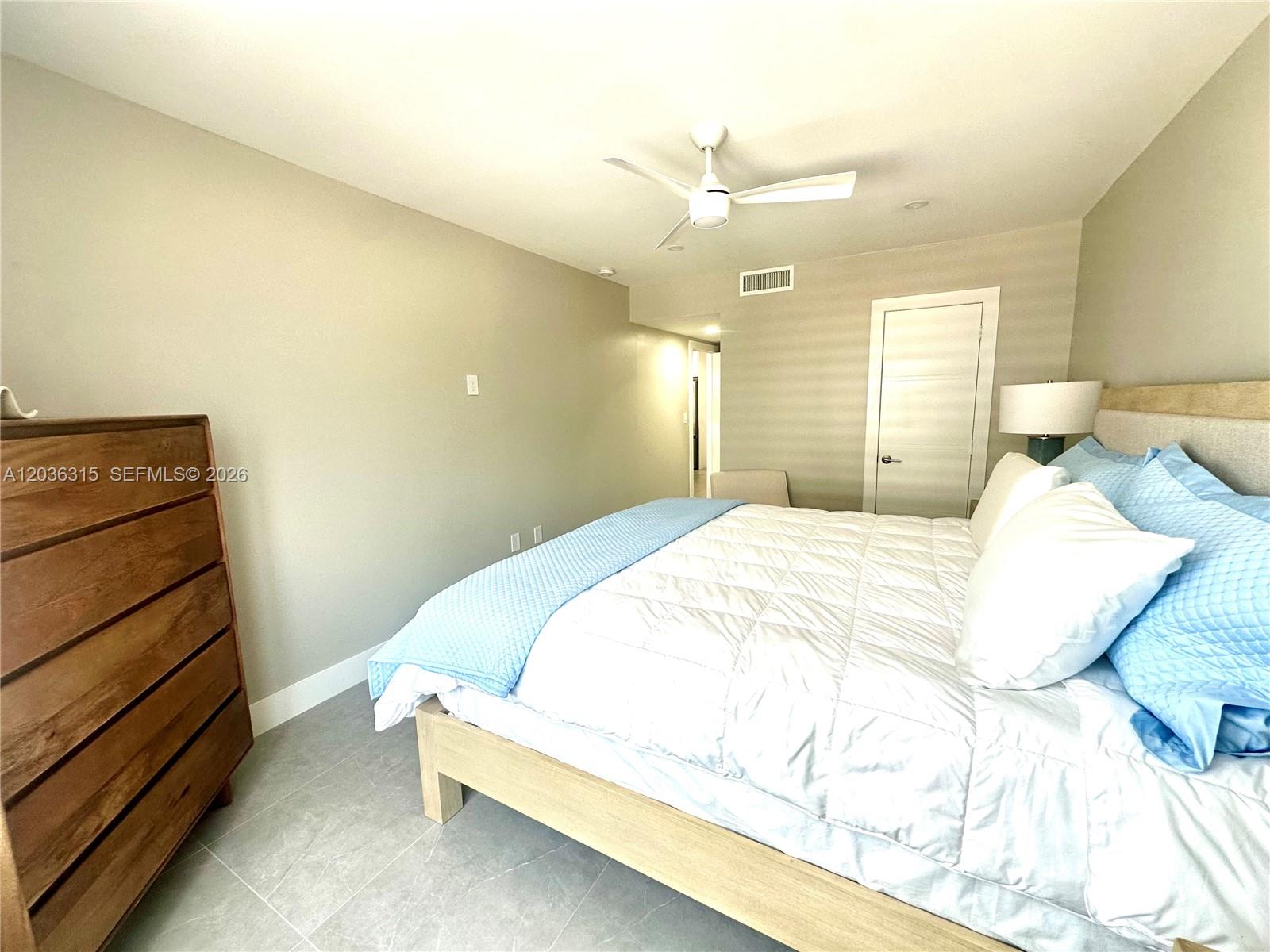 Ver detalles 8D 2 / 2 870 sq. ft. $ 2026-06-12 0 foto