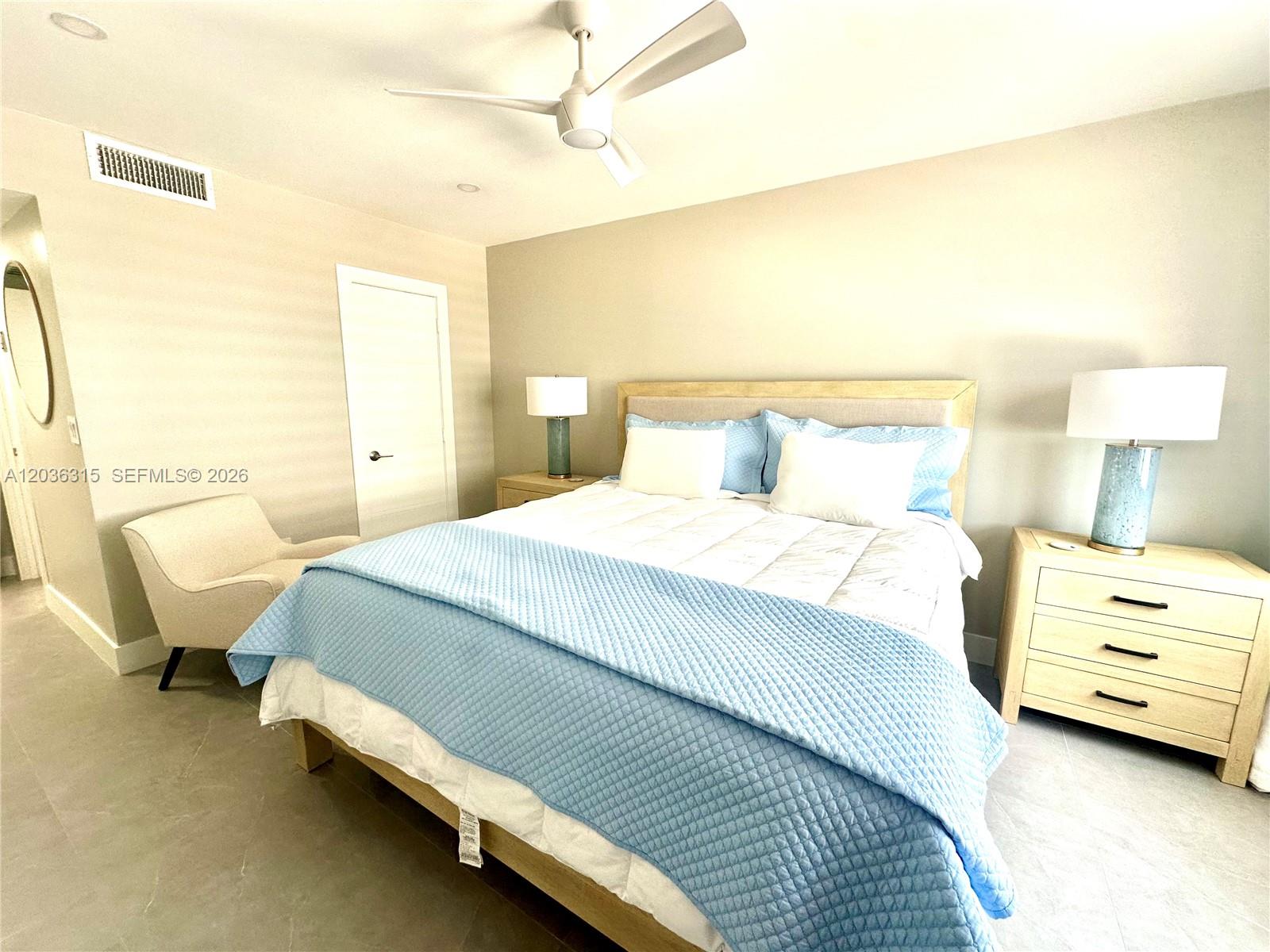 Ver detalles 8D 2 / 2 870 sq. ft. $ 2026-06-12 0 foto