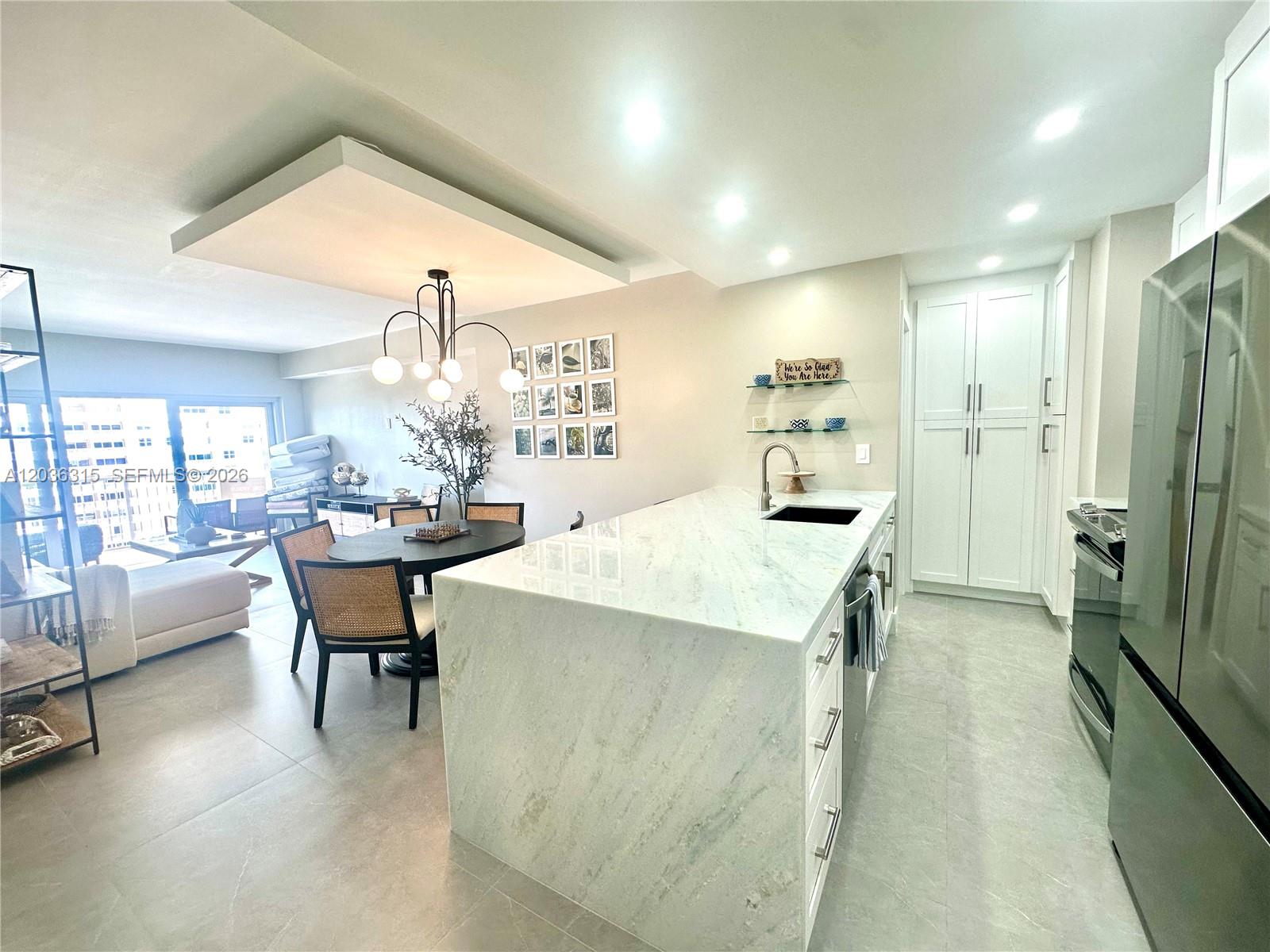 Ver detalles 8D 2 / 2 870 sq. ft. $ 2026-06-12 0 foto