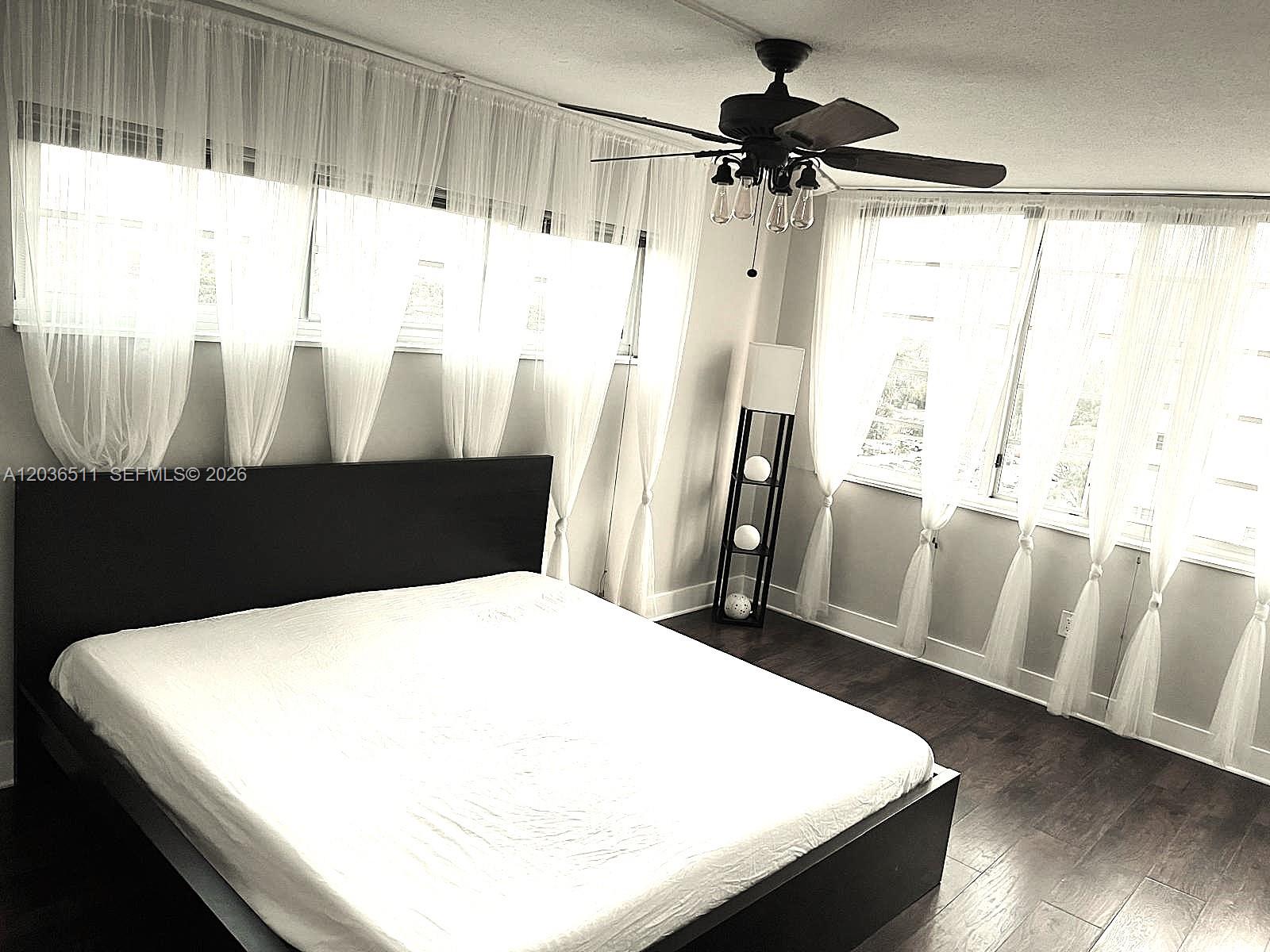 See details 700-1 1 / 2 1090 sq. ft. $ 2026-06-12 0 Photo