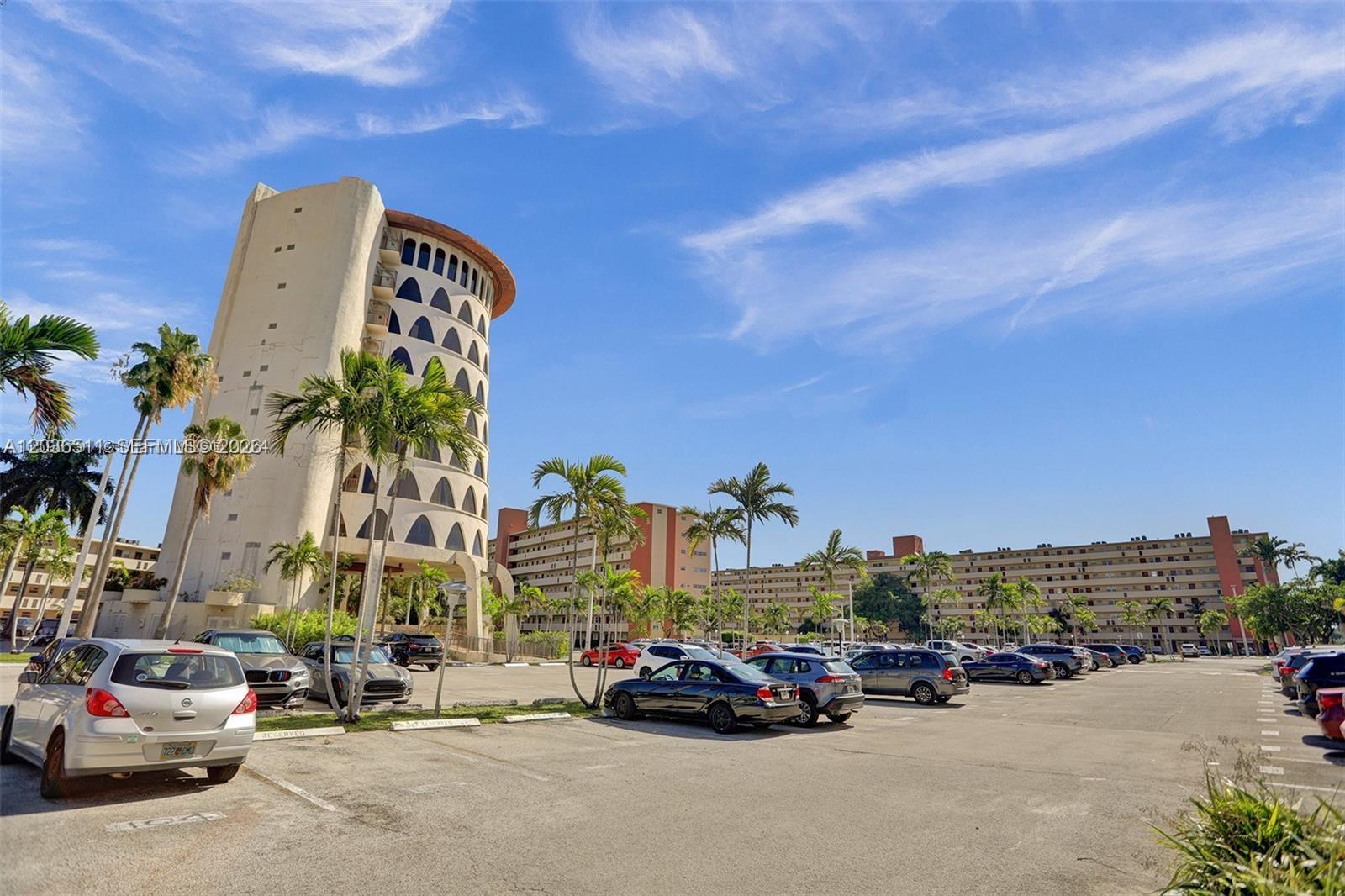 See details 700-1 1 / 2 1090 sq. ft. $ 2026-06-12 0 Photo