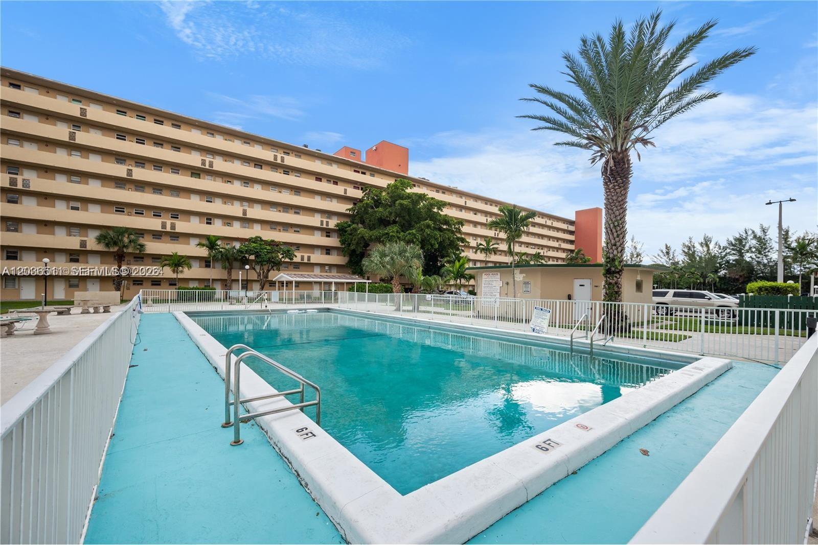 See details 700-1 1 / 2 1090 sq. ft. $ 2026-06-12 0 Photo